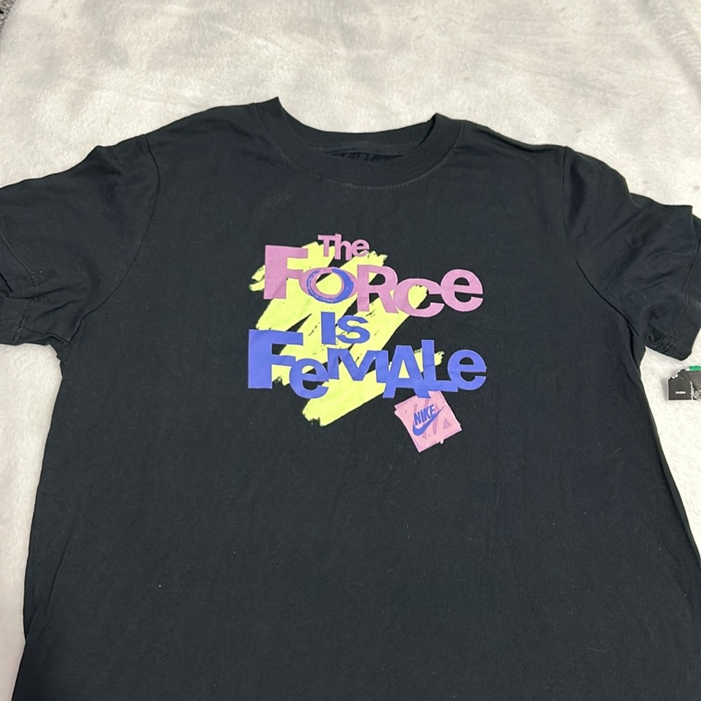 Nike girls shorts sleeve shirt - Picture 2 of 3